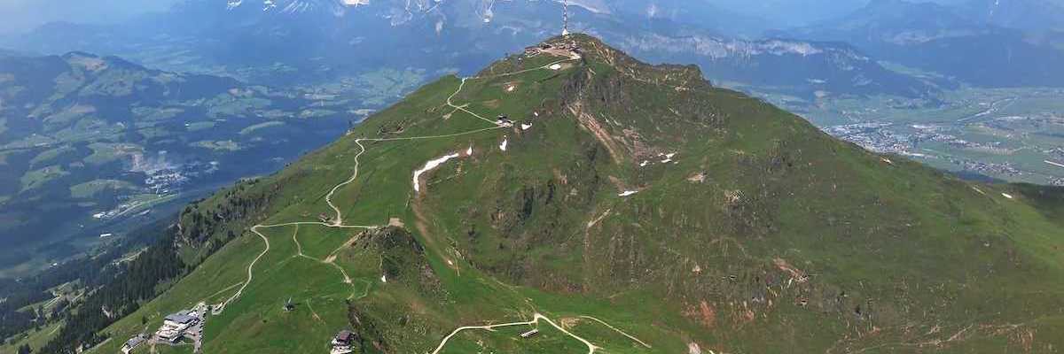 Flugwegposition um 11:28:57: Aufgenommen in der Nähe von Gemeinde Kitzbühel, 6370 Kitzbühel, Österreich in 1925 Meter